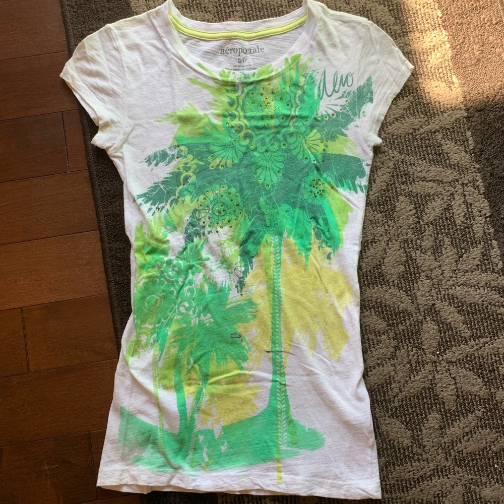 3/$15 Aeropostale (aero) short sleeve top tropical